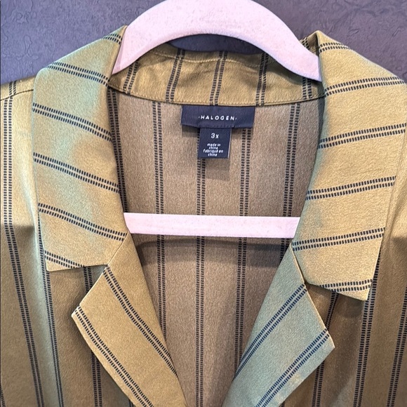 Halogen Yellow Green Sleeveless Boxy Button Down Shirt - Picture 2 of 5